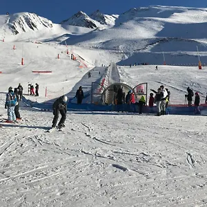 https://appartement-station-de-ski-les-agudes-6-pers.midi-pyreneeshotels.com